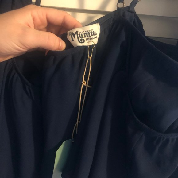 Show me your Mumu Rebecca rich navy crisp - Picture 4 of 5